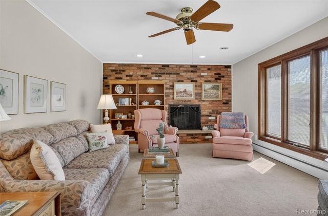 857 Helston Road, Bloomfield Charter Township, MI 48304