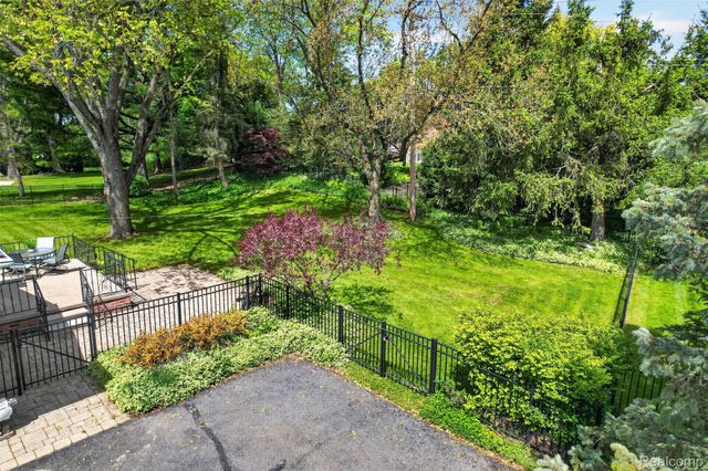 857 Helston Road, Bloomfield Charter Township, MI 48304