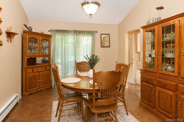 28 Sunrise Terrace, Bloomingburg, NY 12721