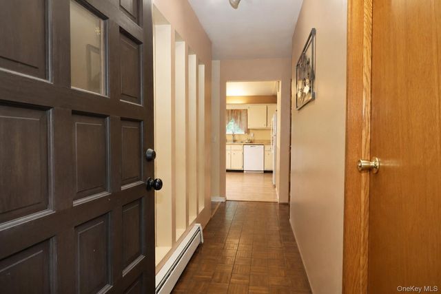 28 Sunrise Terrace, Bloomingburg, NY 12721