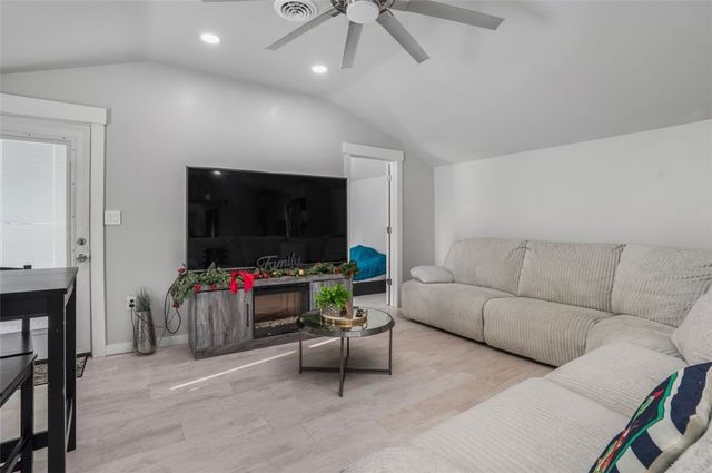 1537 PROVIDENCE Pike, North Smithfield, RI 02896