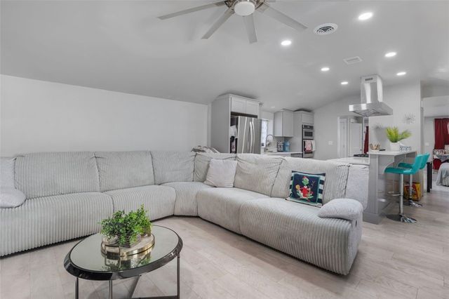 1537 PROVIDENCE Pike, North Smithfield, RI 02896