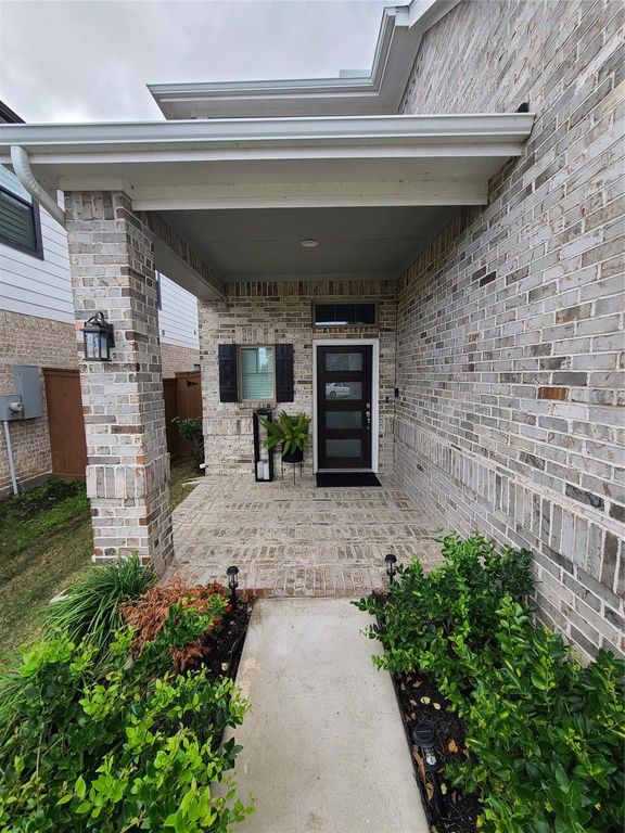 7035 Coneflower Creek Court, Katy, TX 77493