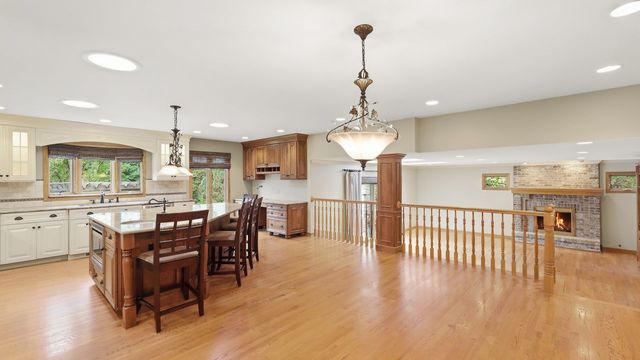 7810 Regency Grove Drive, Darien, IL 60561