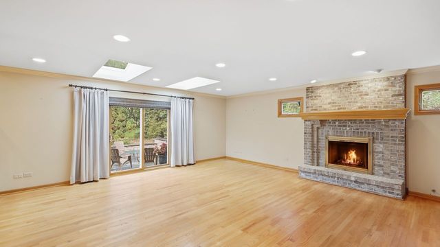 7810 Regency Grove Drive, Darien, IL 60561