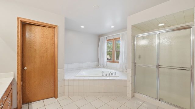 7810 Regency Grove Drive, Darien, IL 60561