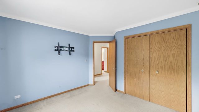 7810 Regency Grove Drive, Darien, IL 60561