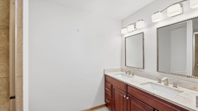 7810 Regency Grove Drive, Darien, IL 60561