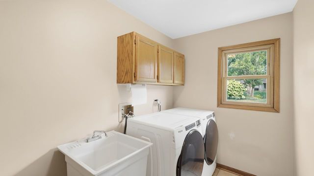 7810 Regency Grove Drive, Darien, IL 60561