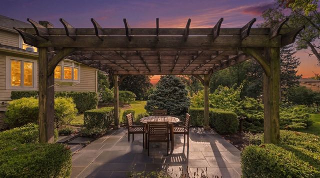 7810 Regency Grove Drive, Darien, IL 60561