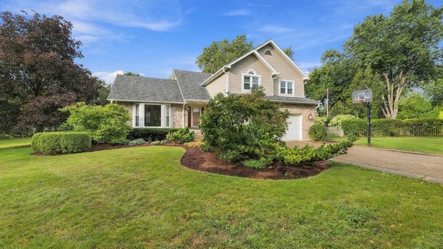 7810 Regency Grove Drive, Darien, IL 60561
