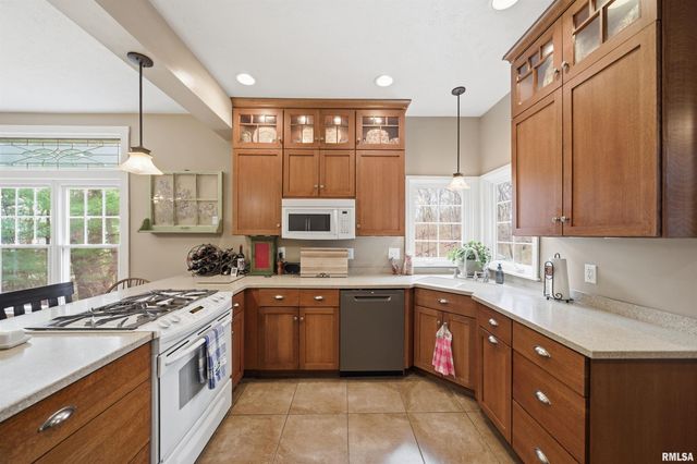 4905 W US HWY 24, Peoria, IL 61607