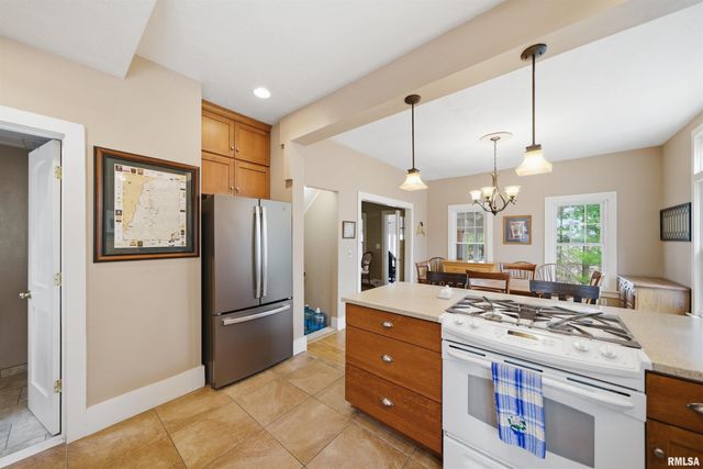 4905 W US HWY 24, Peoria, IL 61607