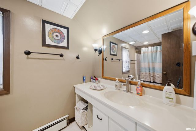 4905 W US HWY 24, Peoria, IL 61607