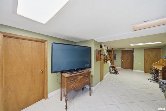 4905 W US HWY 24, Peoria, IL 61607