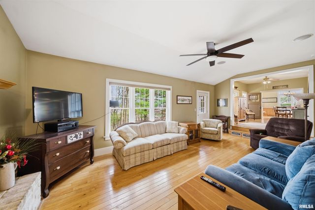 4905 W US HWY 24, Peoria, IL 61607