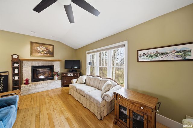 4905 W US HWY 24, Peoria, IL 61607