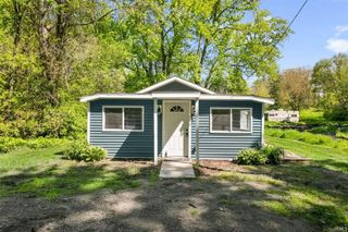 7323 E Pansy Lane, New Carlisle, IN 46552