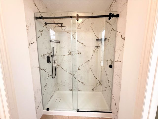 2819 Lake Shore Harbour Drive, Missouri City, TX 77459