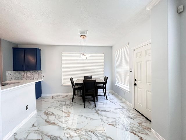 2819 Lake Shore Harbour Drive, Missouri City, TX 77459