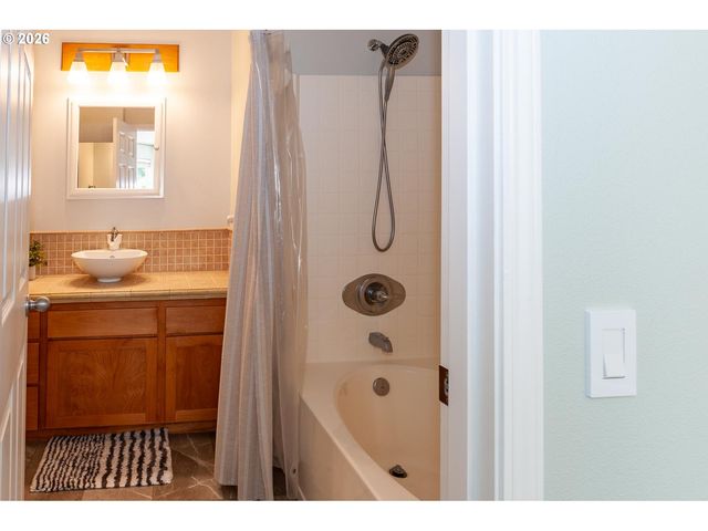 13162 Sw RAPTOR Pl, Portland, OR 97223