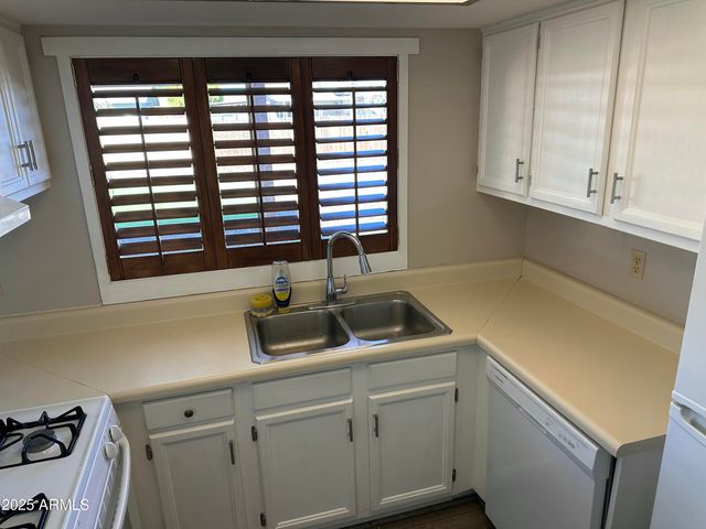 1802 W VILLA RITA Drive, Phoenix, AZ 85023