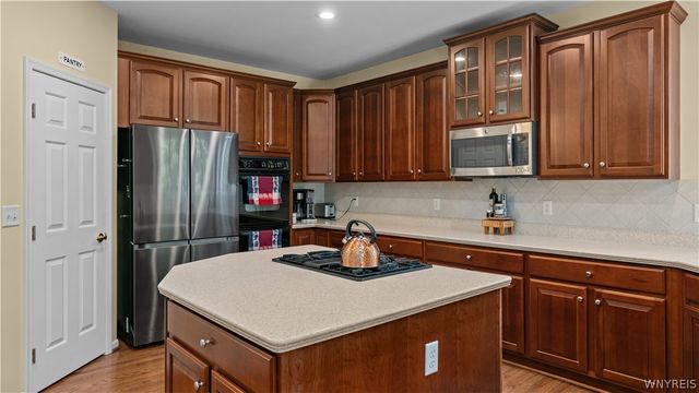 6225 Country Walk Court, Clarence, NY 14032