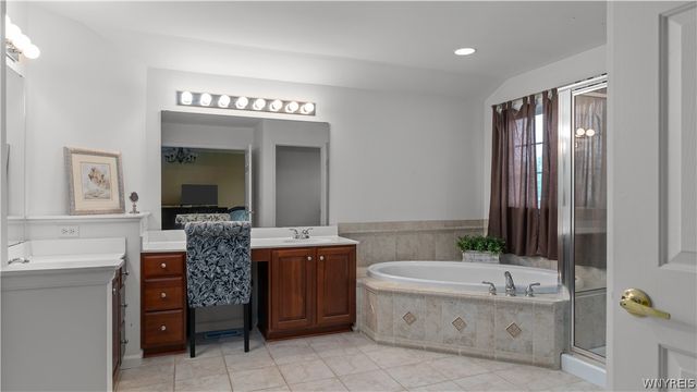 6225 Country Walk Court, Clarence, NY 14032