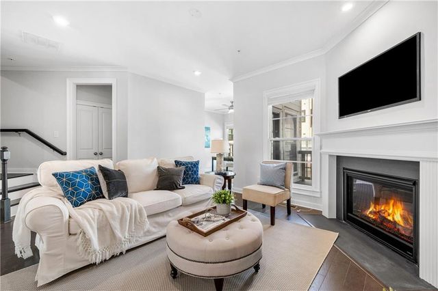 552 Ember Lane NW, Atlanta, GA 30318
