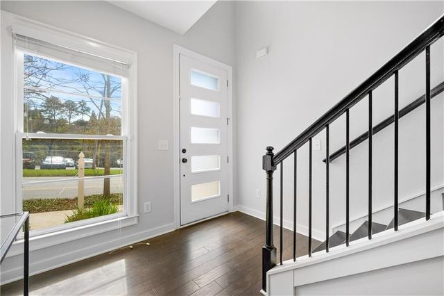 552 Ember Lane NW, Atlanta, GA 30318