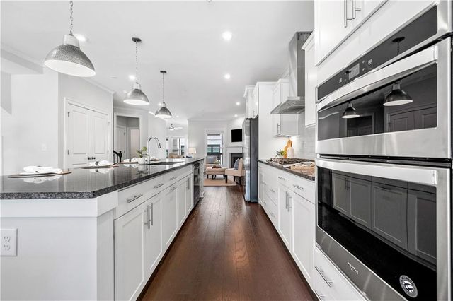 552 Ember Lane NW, Atlanta, GA 30318