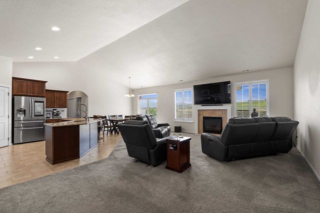 19016 E 15th Ave, Spokane Valley, WA 99016