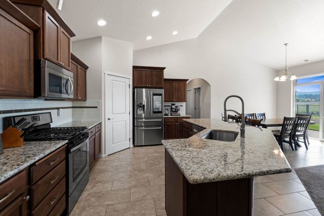 19016 E 15th Ave, Spokane Valley, WA 99016