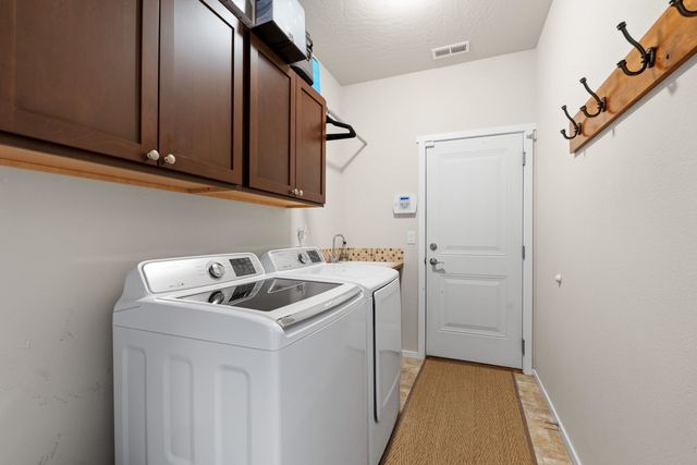 19016 E 15th Ave, Spokane Valley, WA 99016