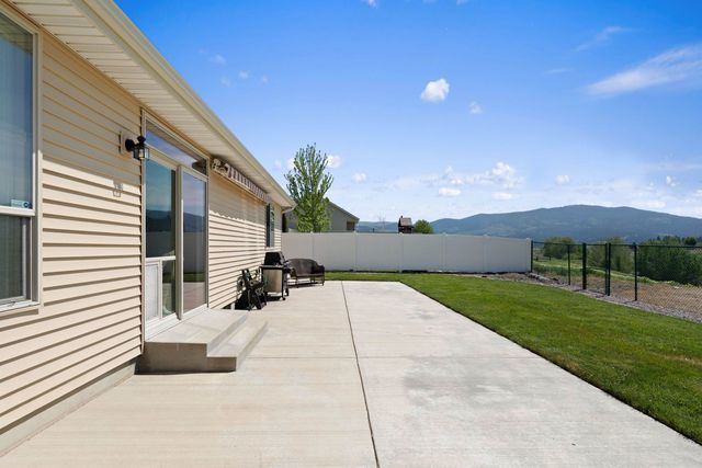 19016 E 15th Ave, Spokane Valley, WA 99016