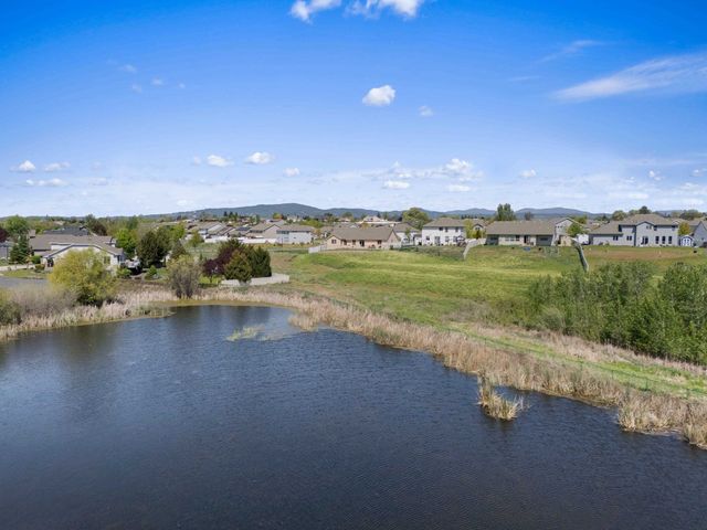 19016 E 15th Ave, Spokane Valley, WA 99016