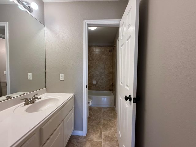 3517 Oak Landing, Conroe, TX 77304