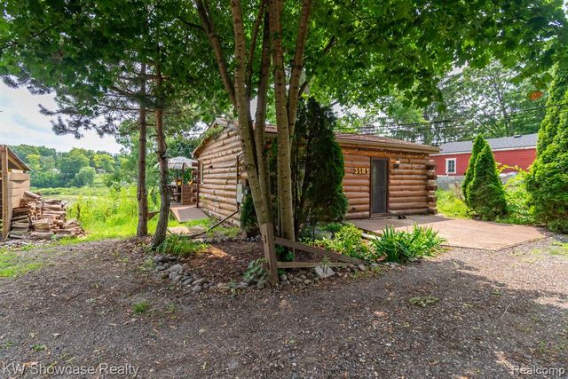 3181 Granda Vista Drive, Milford, MI 48380