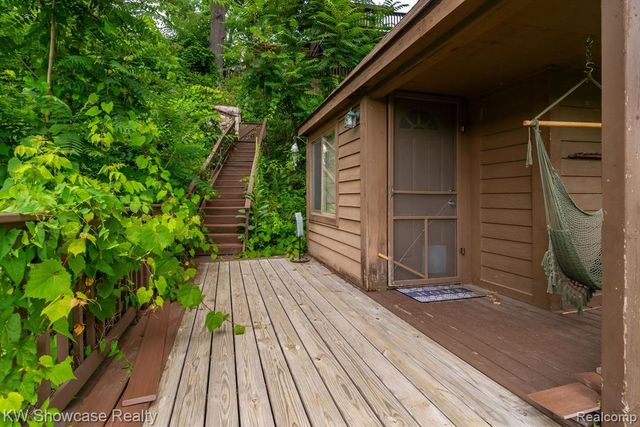 3181 Granda Vista Drive, Milford, MI 48380