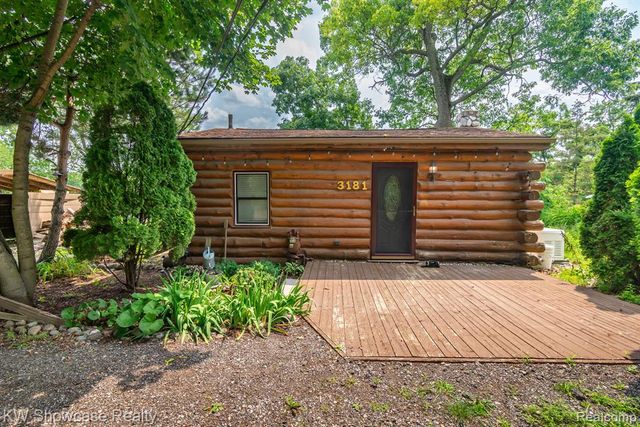 3181 Granda Vista Drive, Milford, MI 48380