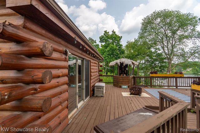 3181 Granda Vista Drive, Milford, MI 48380