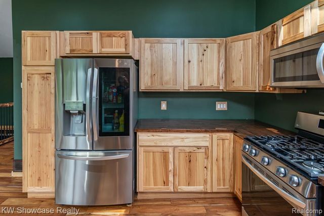 3181 Granda Vista Drive, Milford, MI 48380