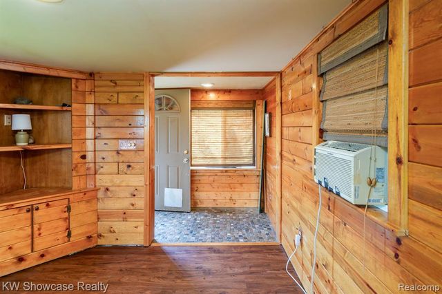 3181 Granda Vista Drive, Milford, MI 48380