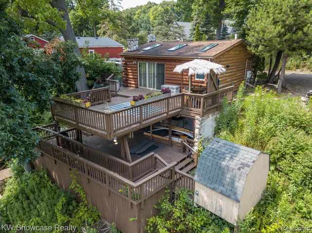 3181 Granda Vista Drive, Milford, MI 48380