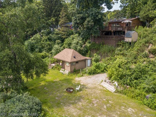 3181 Granda Vista Drive, Milford, MI 48380