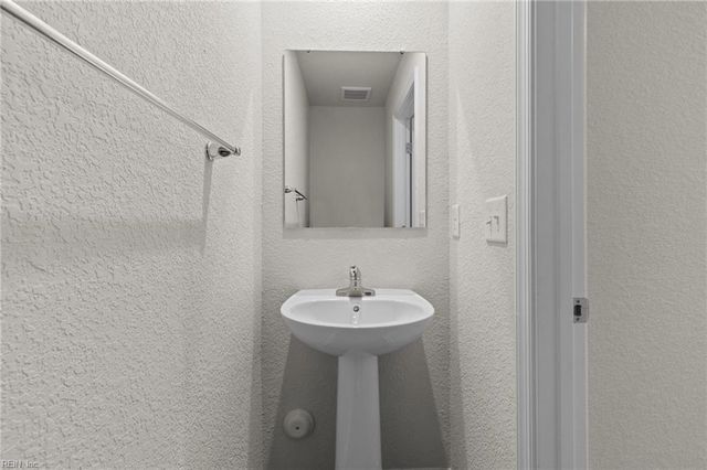 123 Good Hope LN, Portsmouth, VA 23702