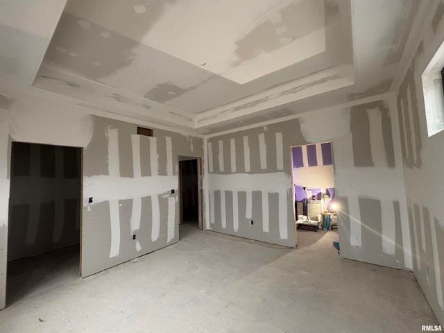 1819 Zara, Clinton, IA 52732