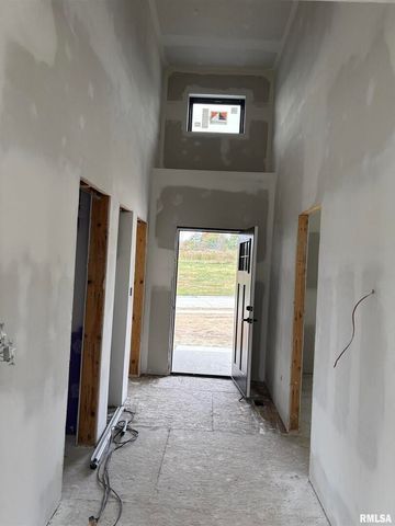 1819 Zara, Clinton, IA 52732