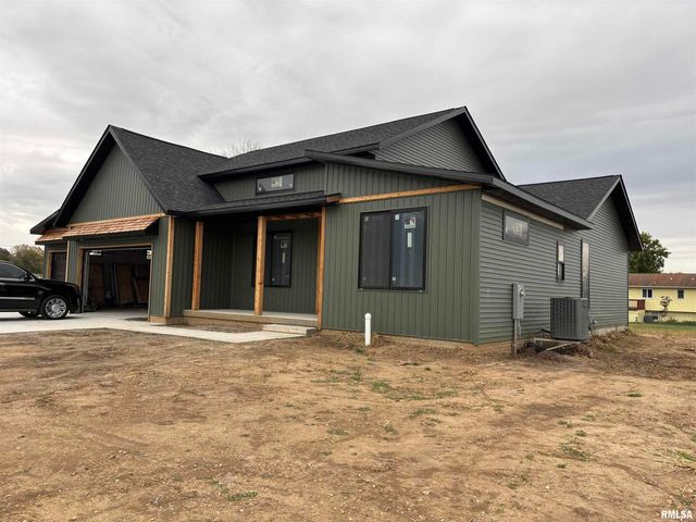 1819 Zara, Clinton, IA 52732