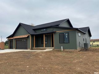 1819 Zara, Clinton, IA 52732